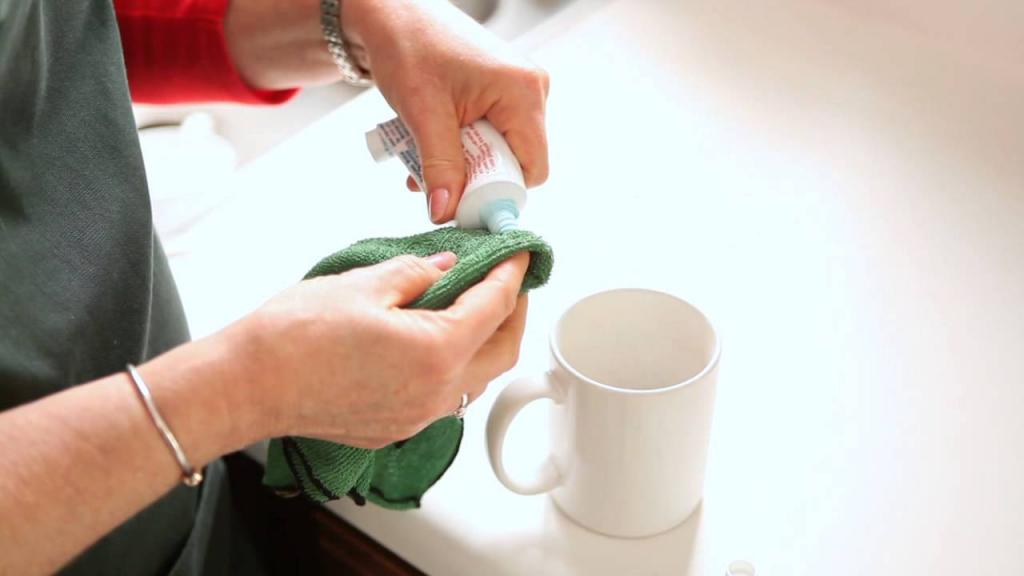 Как отмыть кружки от чайного налета в домашних условиях чем залить