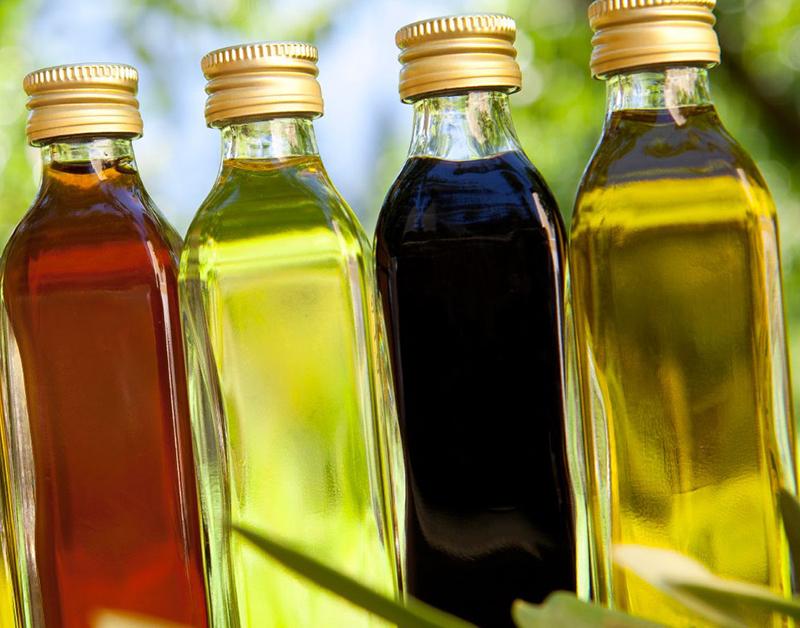 Растительные масла цвет. Растительное масло. Цвет растительного масла. Растительное масло рапсовое. Нерафинированное масло.