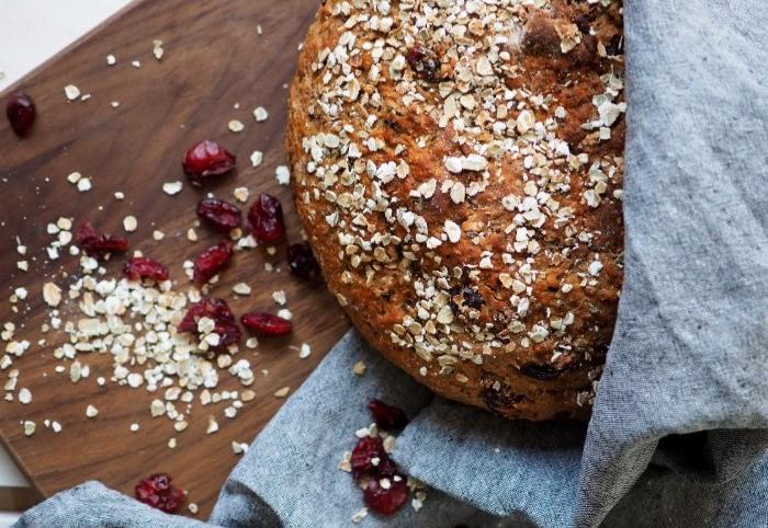 Овсяный пирожок с клюквой