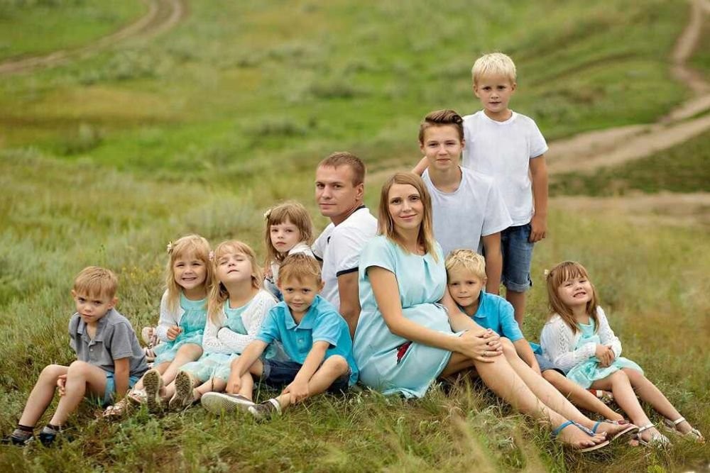 Мама и много детей картинка