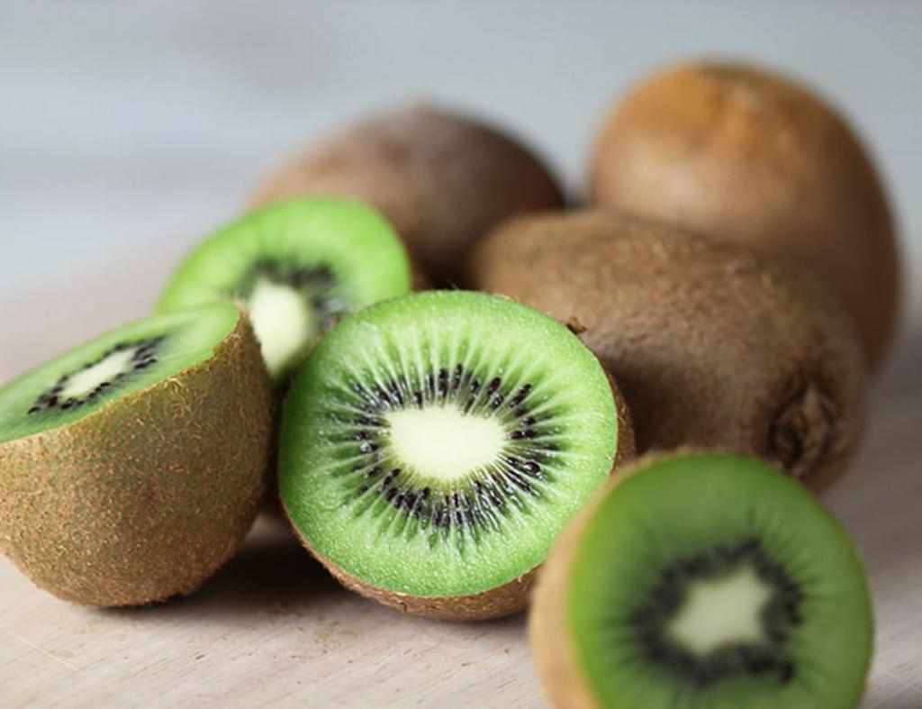 I use a kiwi and strawberry for preparation of a natural srub for lips: the...