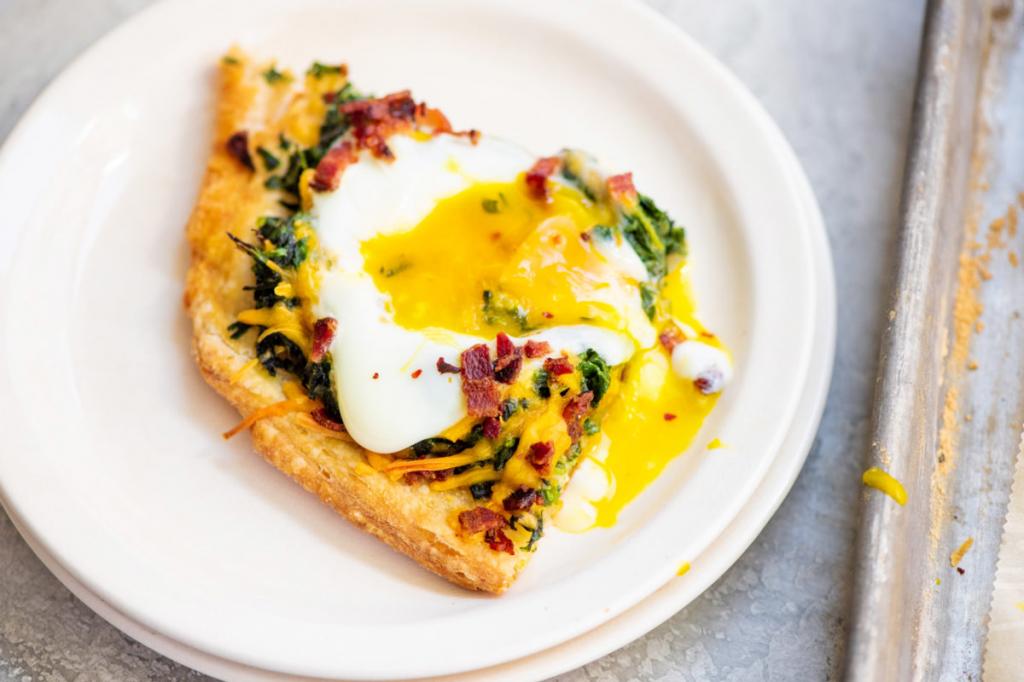 Eggs Florentine Flatbread