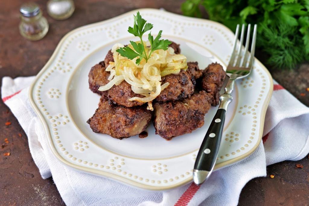 куриная печень с крахмалом и яйцом. 1633535. куриная печень с крахмалом и яйцом фото. куриная печень с крахмалом и яйцом-1633535. картинка куриная печень с крахмалом и яйцом. картинка 1633535. Простой рецепт авторской кухни. Его можно приготовить за 30 мин. И получится у нас примерно пять порций. Готовое блюдо содержит примерно 347 кКал.
