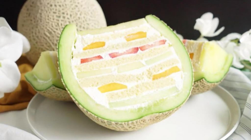 Дыни торт. Мусс дынный торт. Торт с дыней. Торт из дыни. Дынный торт.