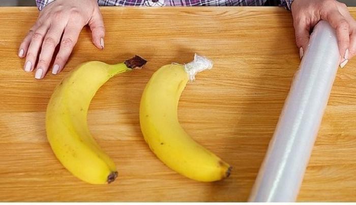 Банан в пленке. 6 бананов. Стадии созревания банана. Плодоножки бананов. Лайфхак с бананом.