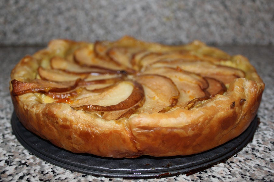 Пирог с грушами и клюквой