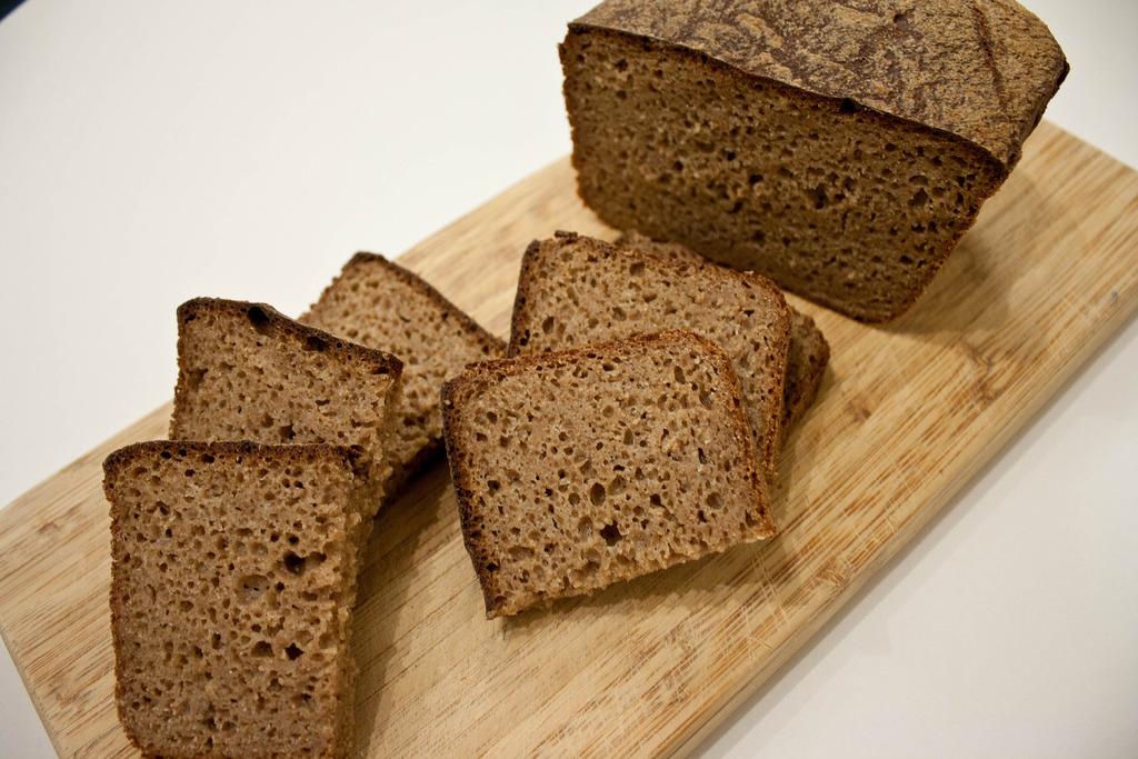 Кусок хлеба картинка