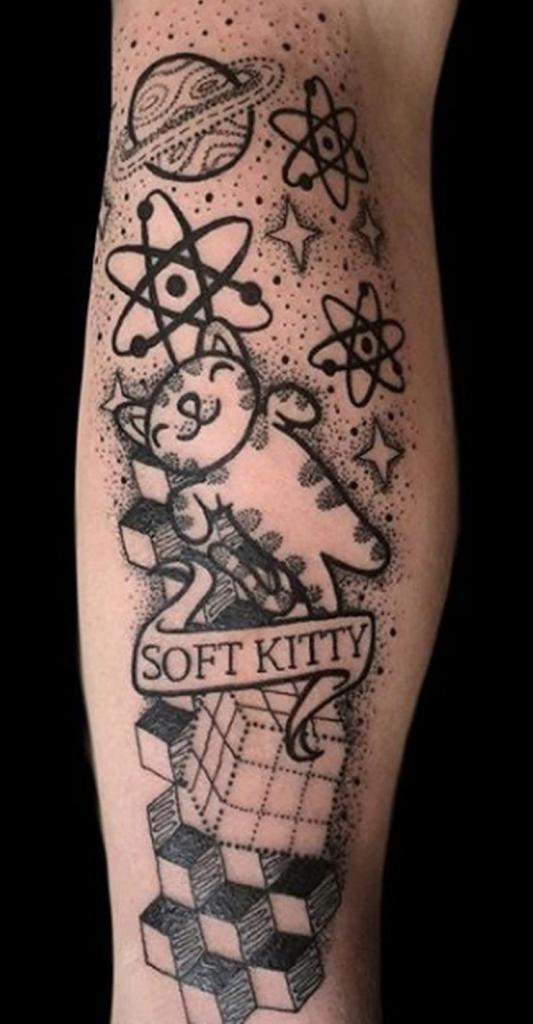 Эта татуировка является самым настоящим любовным посланием "Теории Бол...
