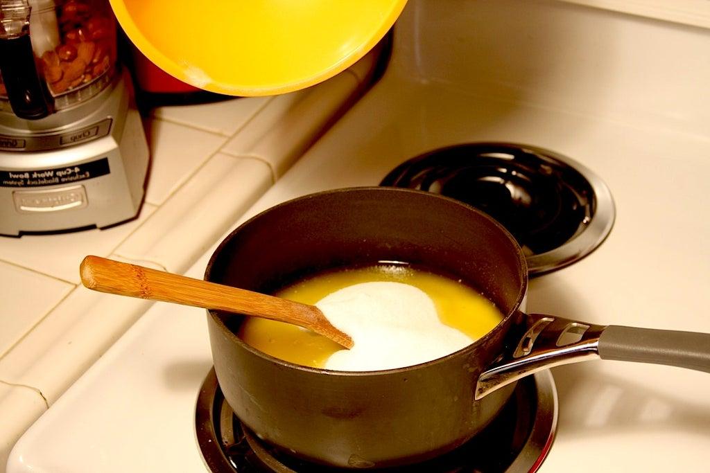 варить домашнюю. варить домашнюю. куриный бульон. курица для варки. затирание сусла для пива.