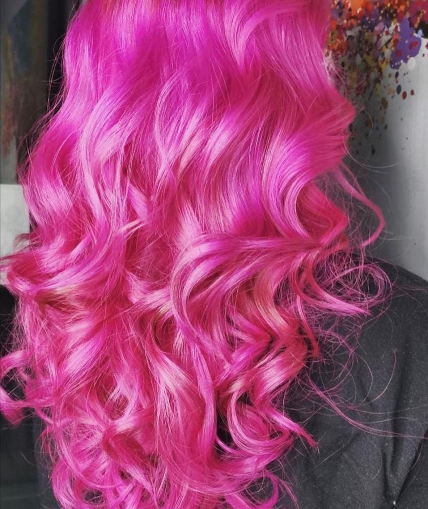 Есть розовая краска. Розовая краска для волос. Ярко розовая краска для волос. Краска для волос с розовым оттенком. Краска для волос розовый цвет.