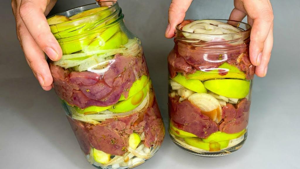 куриная печенка в банке в духовке рецепт. 2065305. куриная печенка в банке в духовке рецепт фото. куриная печенка в банке в духовке рецепт-2065305. картинка куриная печенка в банке в духовке рецепт. картинка 2065305. Такую печень нужно приготовить хотя бы раз — и навсегда забыть про сковородку. Очень нежная, невероятно сочная, вкуснейшая печень из банки с яблоками — то, что нужно. Вкусно с любым гарниром и салатом!