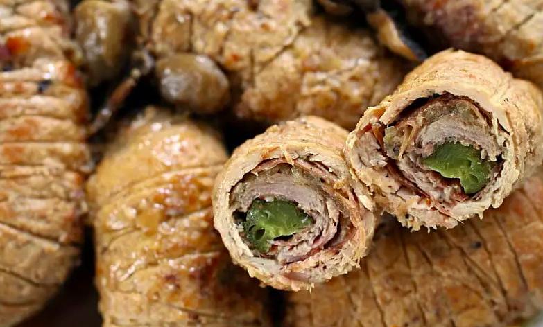 свиные рулетики с огурцами солеными. Смотреть фото свиные рулетики с огурцами солеными. Смотреть картинку свиные рулетики с огурцами солеными. Картинка про свиные рулетики с огурцами солеными. Фото свиные рулетики с огурцами солеными
