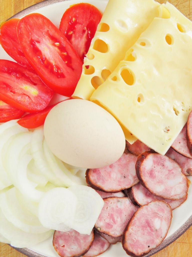 запеканка из помидоров и яиц и колбасы. Смотреть фото запеканка из помидоров и яиц и колбасы. Смотреть картинку запеканка из помидоров и яиц и колбасы. Картинка про запеканка из помидоров и яиц и колбасы. Фото запеканка из помидоров и яиц и колбасы