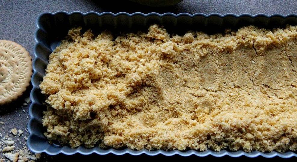 Пирог со сливками бананом и сгущенкой