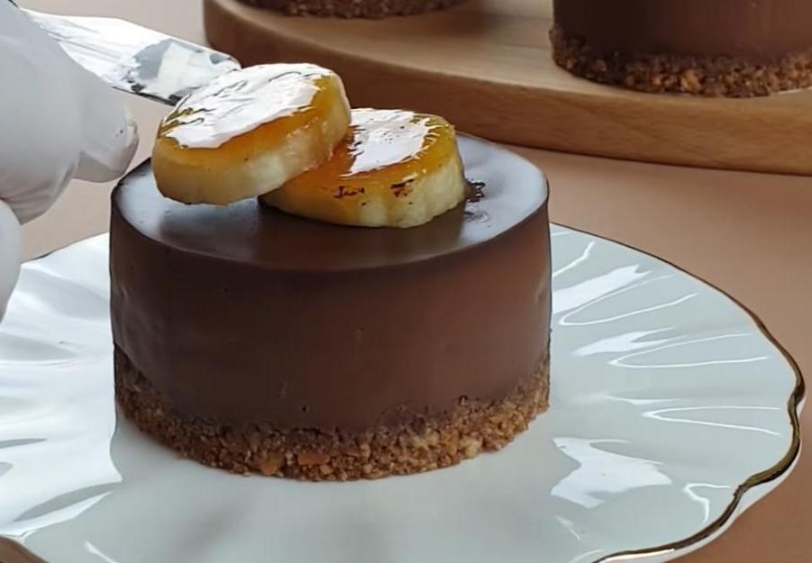 Глазурью с мягким сливочным сыром
