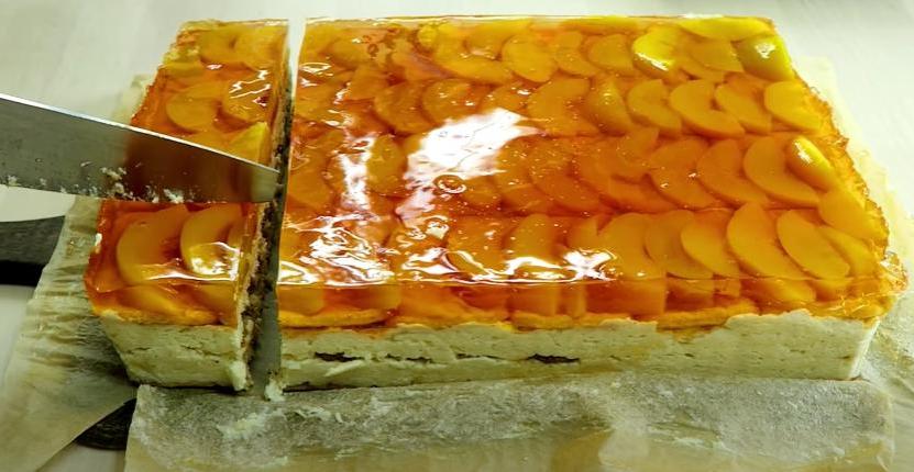 Торт желе с персиками