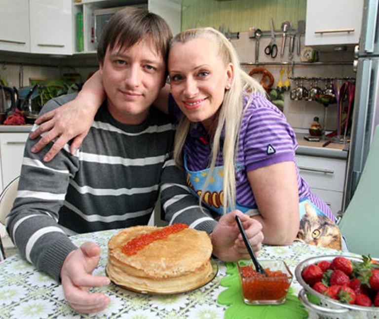 Как выглядит взрослый сын Наталии Гулькиной? Певица показала 37-летнего ...
