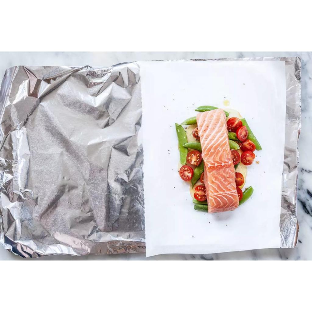 семга в конвертиках из фольги. сторона фольги для запекания. полифольга. конвертик из фольги. конвертик из фольги.