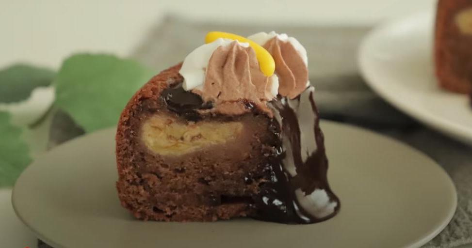 Кусочки банана политы шоколадом