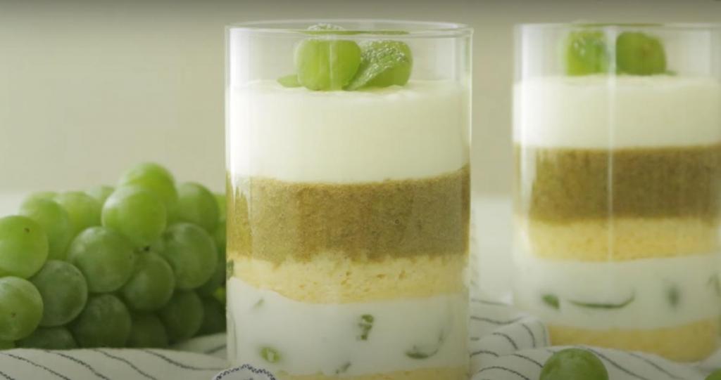 Вкусный десерт из винограда