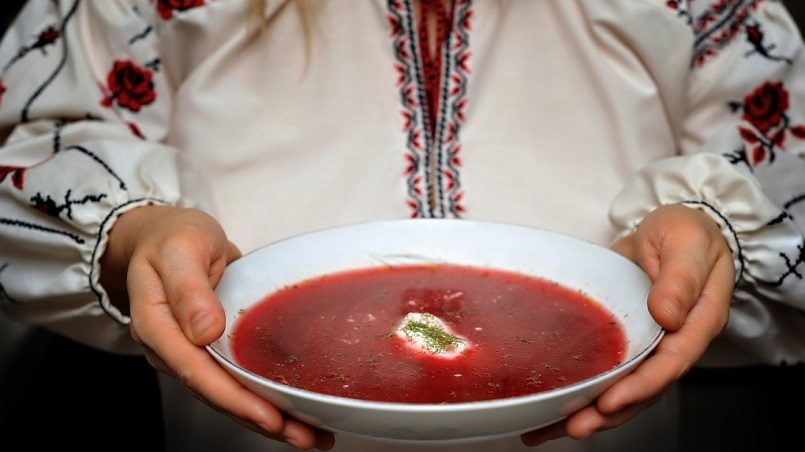 отличия русского и украинского борща. 2317838. отличия русского и украинского борща фото. отличия русского и украинского борща-2317838. картинка отличия русского и украинского борща. картинка 2317838. В русской и украинской кухне есть много схожих блюд. Одно из таких борщ. В данной статье мы рассмотрим, чем отличается украинский борщ от русского. Расскажем, чье это блюдо было изначально.