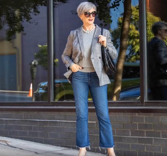 С чем носить джинсы женщинам после 40
