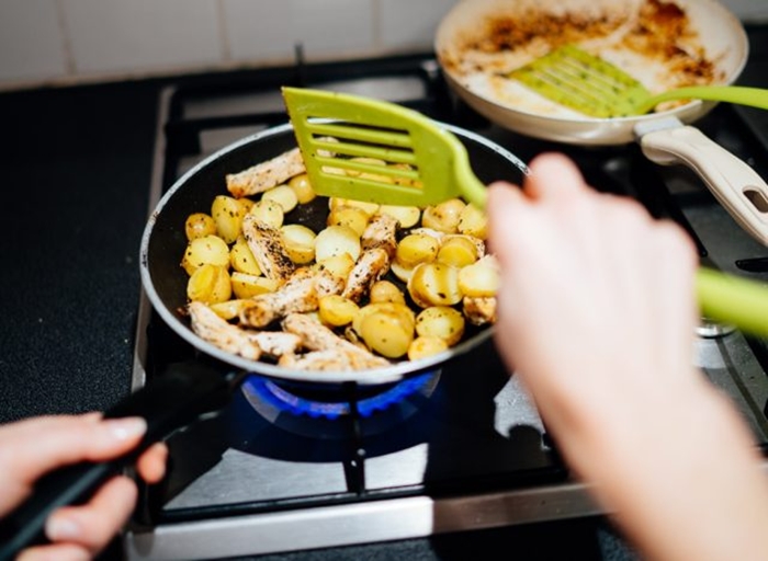 почему курица получается сухой на сковороде. Смотреть фото почему курица получается сухой на сковороде. Смотреть картинку почему курица получается сухой на сковороде. Картинка про почему курица получается сухой на сковороде. Фото почему курица получается сухой на сковороде
