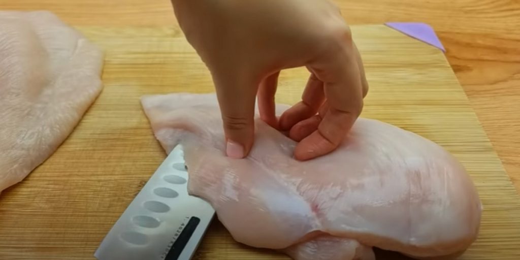 Запеченная курица капуста запеченная на противне и кольца капусты с курицей