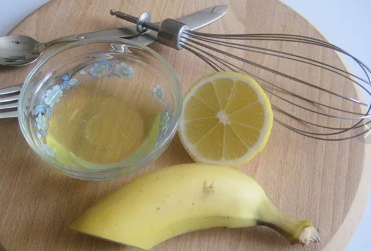 Банановые маски в домашних условиях. Яичный белок с лимонным соком. Банан с лимоном для лица. Маска для лица с бананом и сока лимона. Банан с лимоном маска для лица.