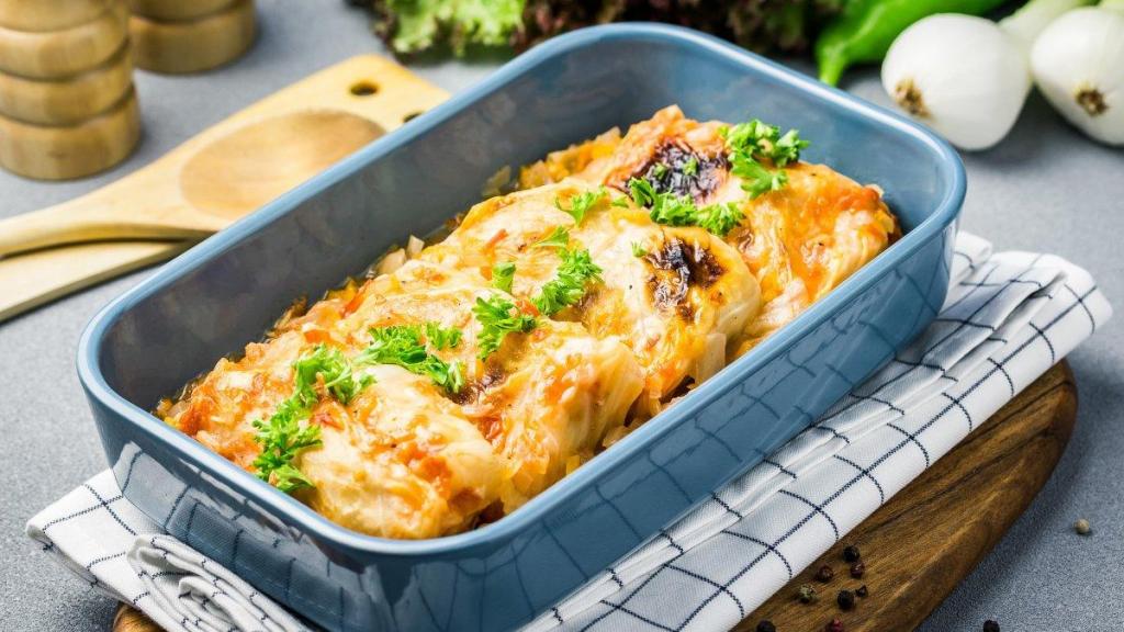 Запеканка из пекинской капусты с фаршем в духовке