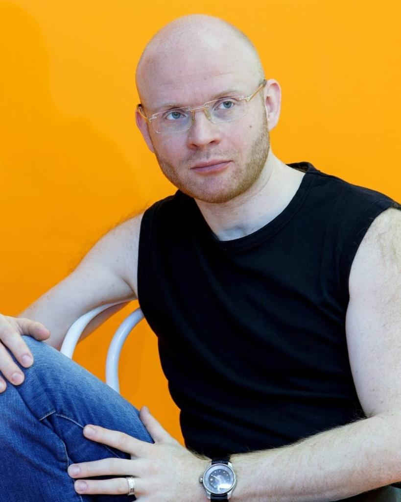 Александр лойе личная жизнь жена фото дети Со мной не хотели дружить из-за внешности и странной фамилии": Александр Лойе о 