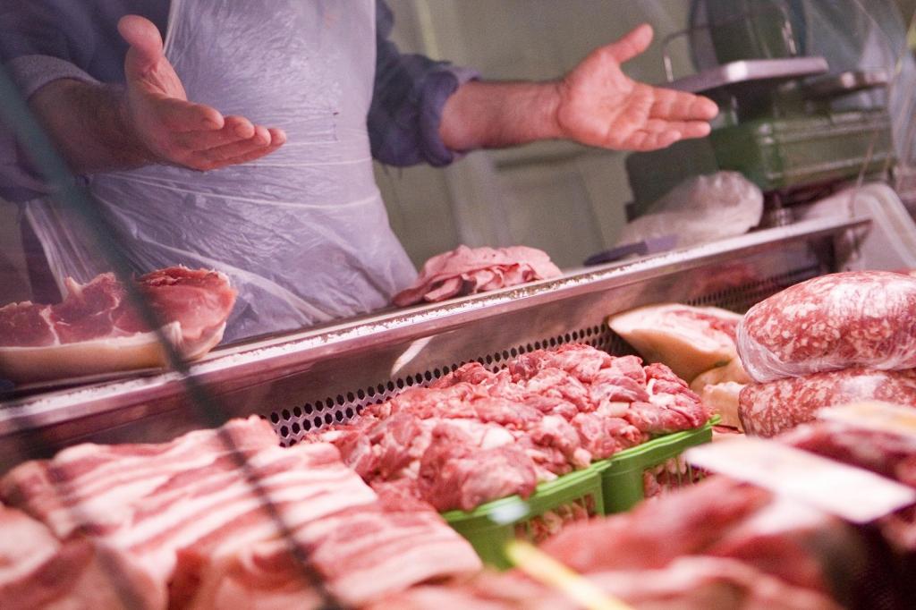 как скупщики мяса обманывают на весах. Смотреть фото как скупщики мяса обманывают на весах. Смотреть картинку как скупщики мяса обманывают на весах. Картинка про как скупщики мяса обманывают на весах. Фото как скупщики мяса обманывают на весах