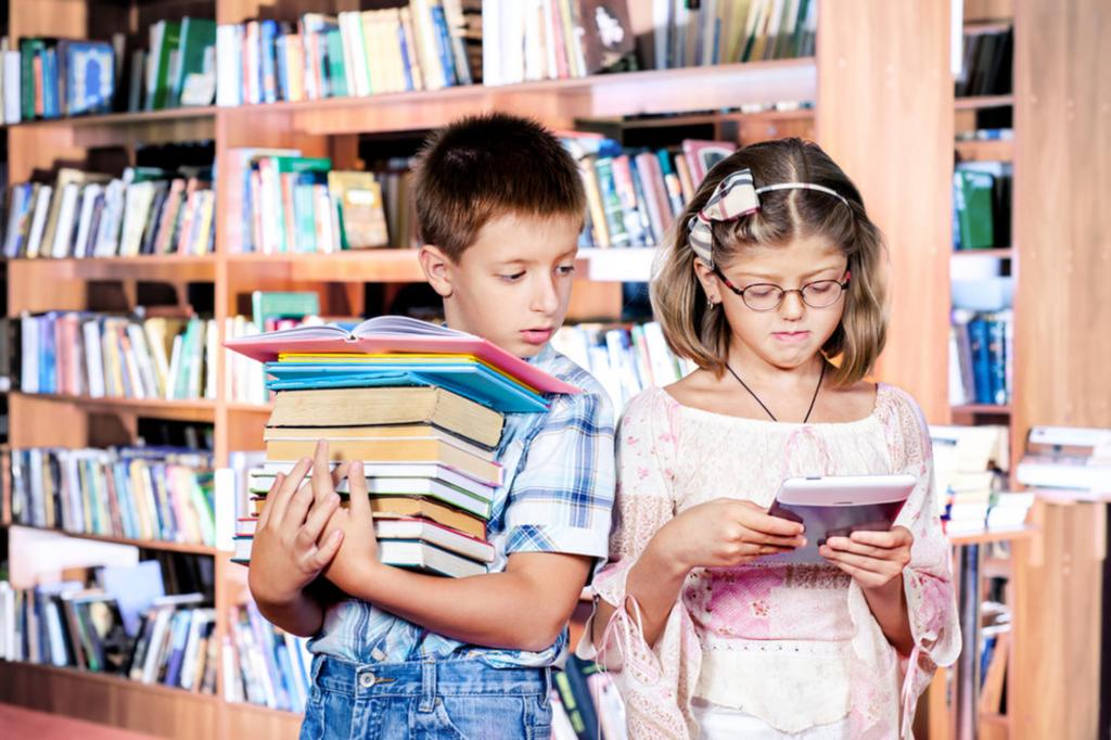 Картинки дети с книгой в руках для библиотек