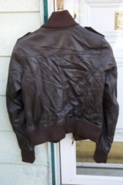 Как разгладить кожаную куртку и вернуть ей приличный вид