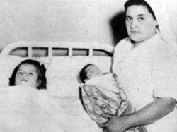 Самая молодая мама в мире