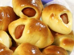 Запеченные сосиски в тесте в духовке – палочка-выручалочка хозяйки