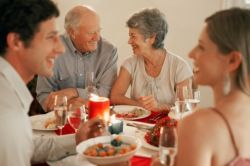 Игры за столом – развлечение для умных и веселых