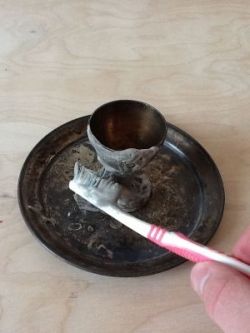 Чем и как почистить серебро от черноты?