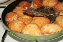 Рецепт баурсаки – тесто, жареное во фритюре