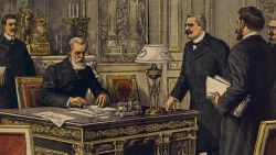 Бенефициар  - это кто? Что означает и откуда произошло это слово