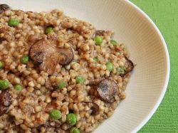 Бабушкины рецепты: гречка с грибами 
