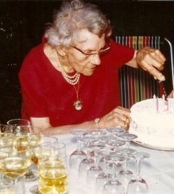 Ищете сценарий юбилея женщины 80 лет? 