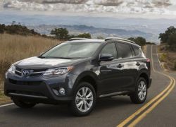 Toyota Rav4 2013 - кроссовер четвертого поколения