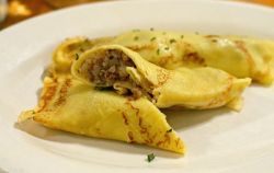 Блины, фаршированные фаршем и рисом
