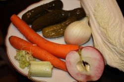 Салат из соленых огурцов – интересные рецепты