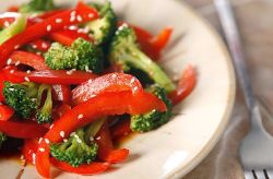 Салат с перцем болгарским - разнообразие и польза!