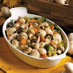 Попробуйте приготовить салат из маринованных шампиньонов