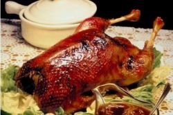 Утка в духовке - вкусное украшение праздничного стола!