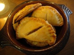 Тесто на чебуреки: приготовление в хлебопечке и не только