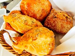 Пирожки с рисом и яйцом – любимое угощение